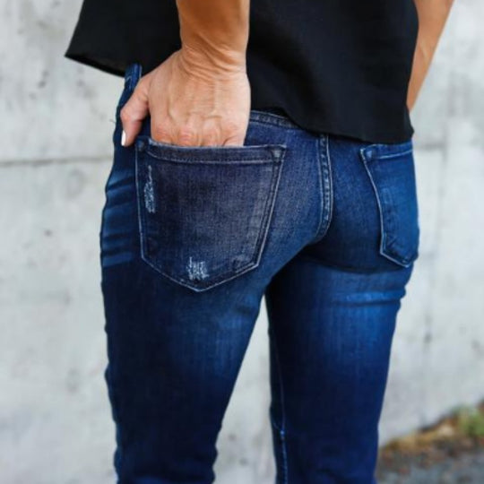 Damen schmal geschnittene Jeans mit modischem Rippdesign und ausgefranstem Saum EB