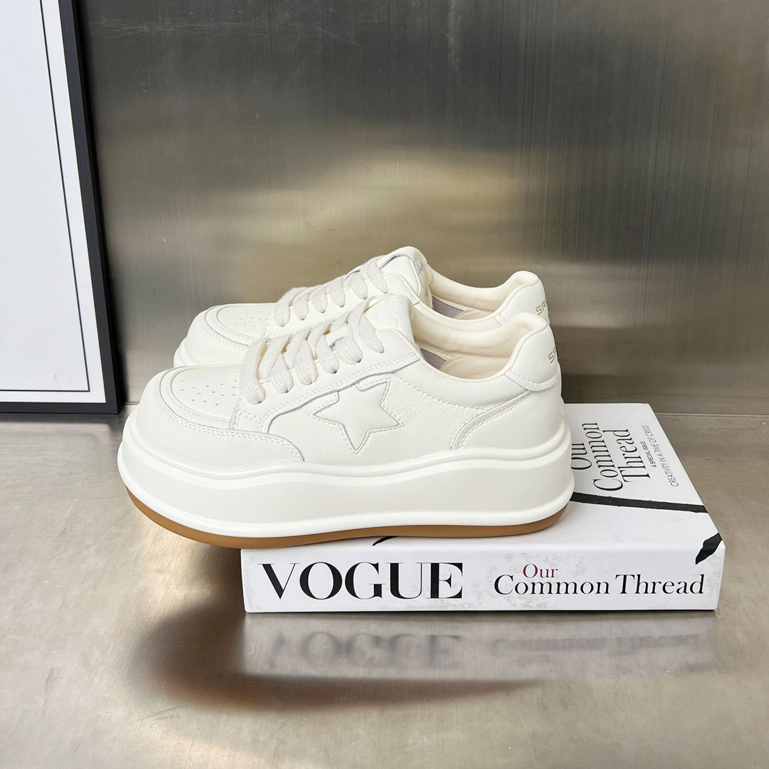 Damen Sportliche Sneaker mit erhöhter Sohle und modischem Sternenzier EB