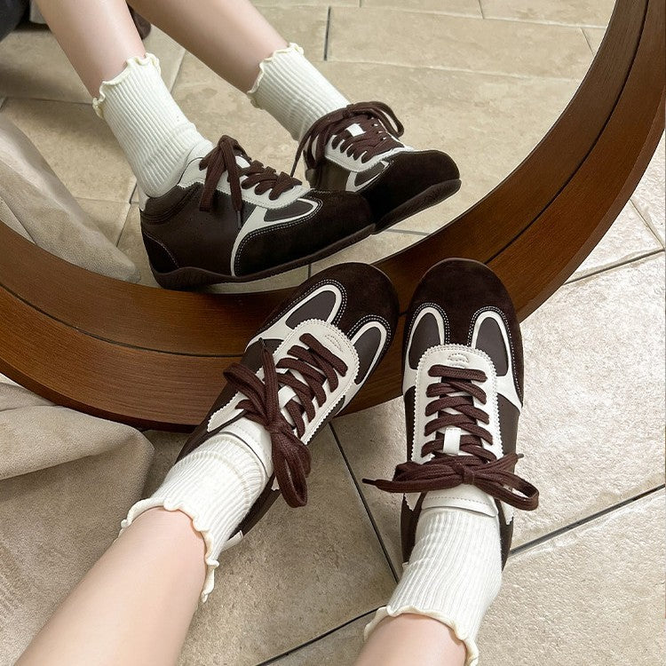 Damen Sportliche Sneakers im Retro-Stil mit weichem Wildleder EB