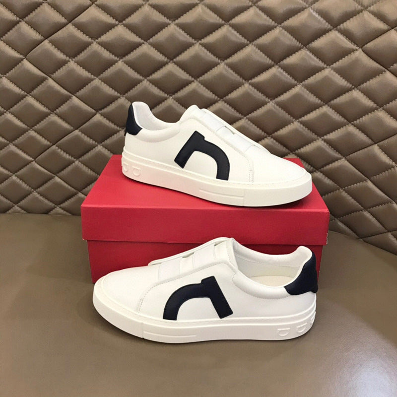 Damen Athletische Slip-On Sneakers mit modischem Akzent von EB