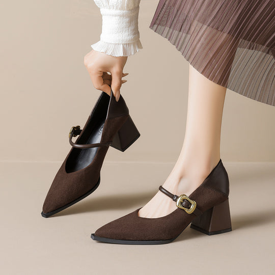 Damen elegante Pumps mit modischem Riemen und Blockabsatz EB
