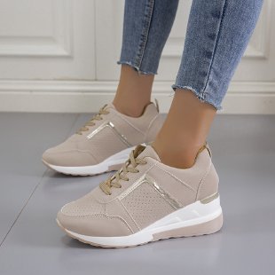 Damen Sportliche Sneakers mit perforierter Oberfläche und modischem Metallic-Detail EB