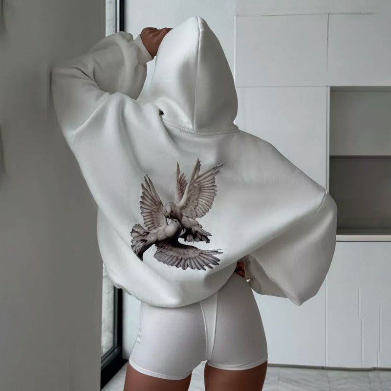 Damen Kapuzensweater mit kunstvollem Vogelmotiv und entspannter Passform EB