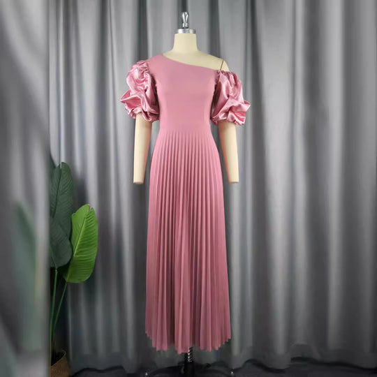 Damen elegantes Maxikleid mit asymmetrischem Schnitt und voluminösen Puffärmeln EB