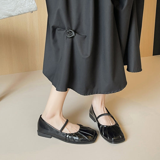 Damen Ballerina mit feinem Faltendesign und elastischem Riemen EB