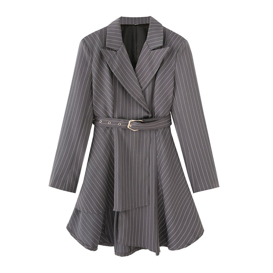 Damen gestreifte Blazerjacke mit definiertem Taillenschnitt und elegantem Gürtel EB