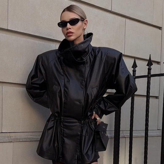 Damen Kunstlederjacke mit modischem Oversized-Schnitt und taillierbarem Gürtel EB