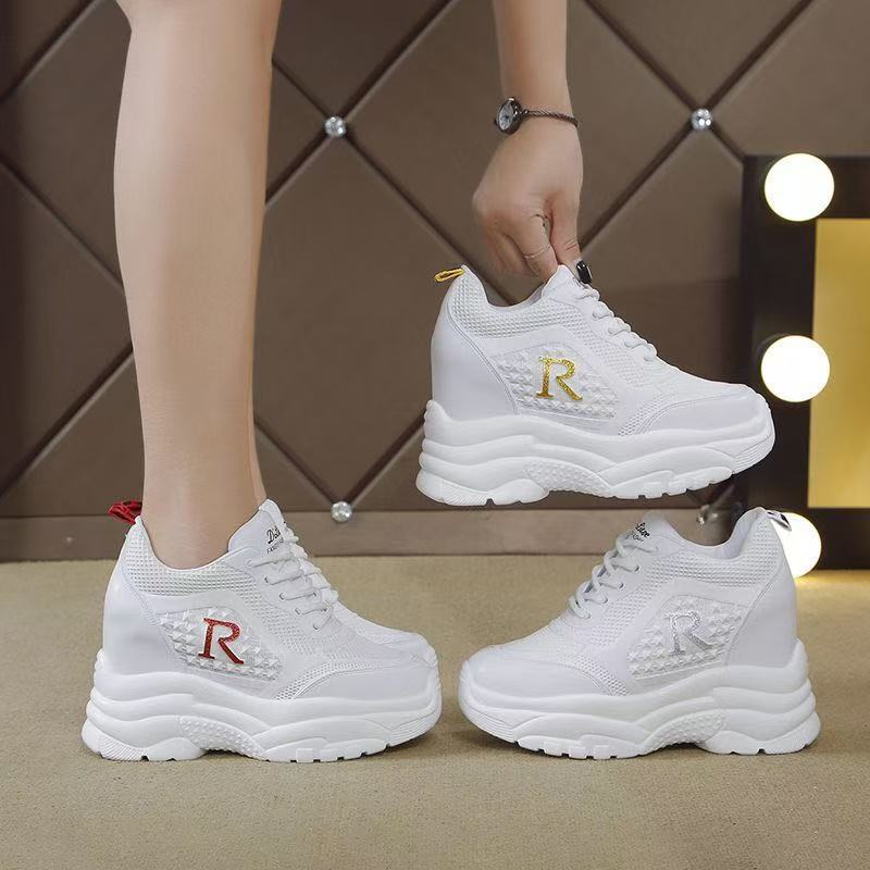 Damen modische Sneaker mit luftigen Netzdetails und rutschfester Sohle EB