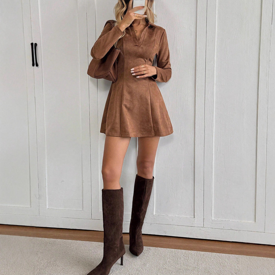 Damen Kurzkleid mit Hemdkragen, taillierter Silhouette und ausgestelltem Rock EB