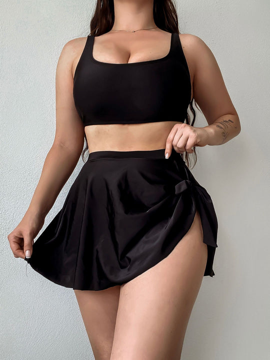 Damen Sportliches Badeoutfit mit schmeichelndem Rock EB