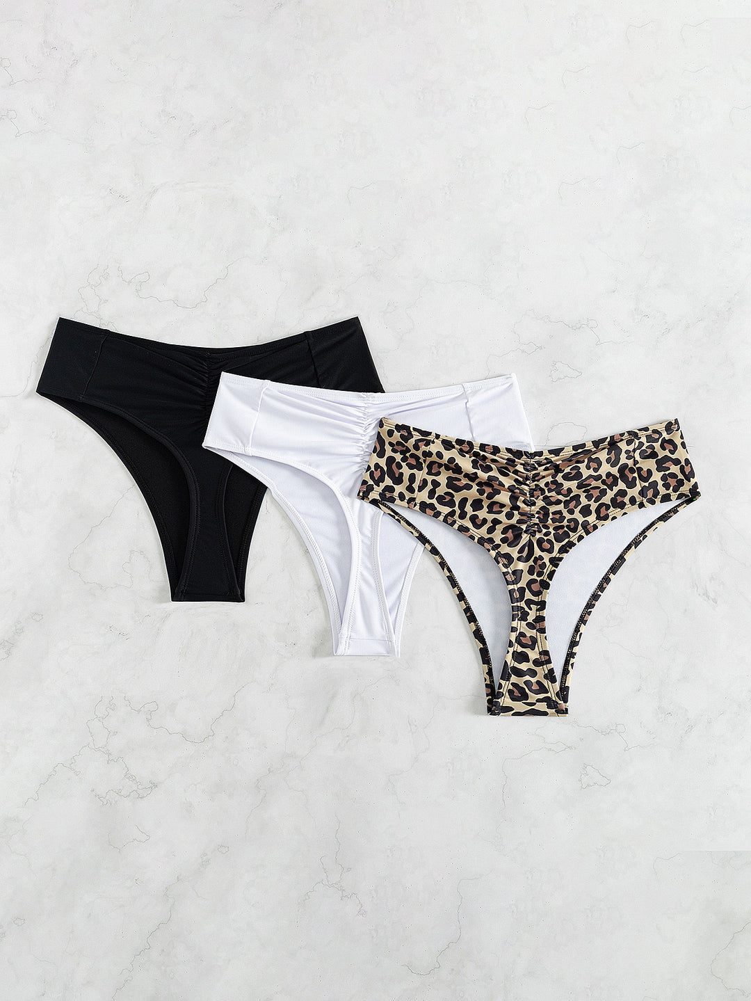 Damen Hochgeschnittener Bikini mit seitlichen Bindebändern EB