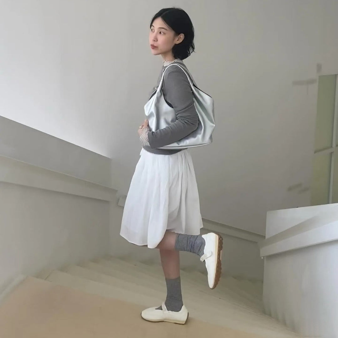Damen Sneakers mit elegantem Perlenakzent und modischem Design EB