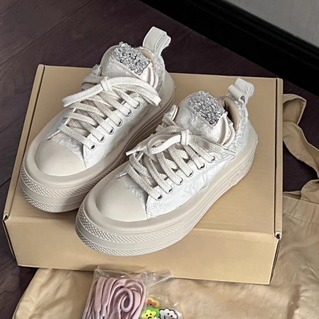 Damen Sneakers mit glitzernden Applikationen und hochgezogenem Plateau EB