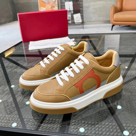 Damen Sportliche Sneakers mit hochwertiger Lederoberfläche und trendiger Designkombination EB