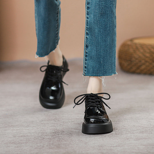 Damen Hochglänzende Komfortschuhe mit Schnürung EB