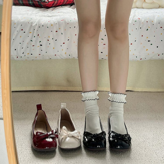 Damen elegante Lackleder-Pumps mit dekorativer Schleife EB