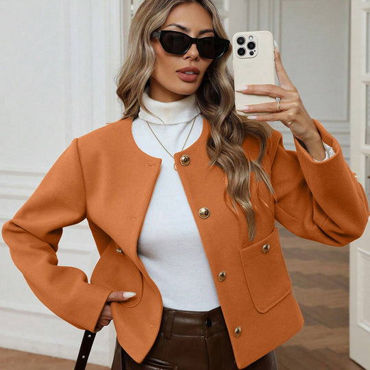 Damen Kurze Blazerjacke mit praktischen Taschen und goldenen Knöpfen EB