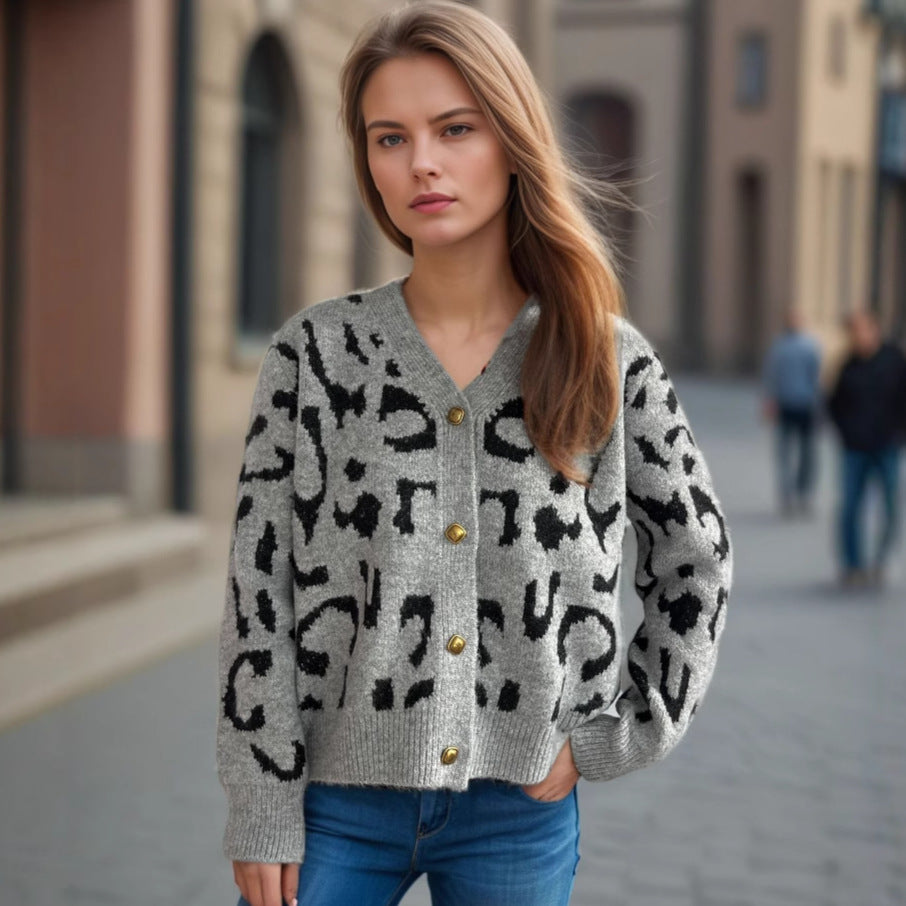 Damen Strickjacke im modernen Leopardenmuster mit Knopfdetails EB