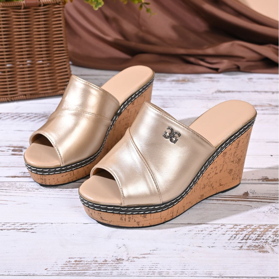Damen Wedge-Pantoletten mit modischem Metallic-Obermaterial und komfortablem Korkfußbett EB