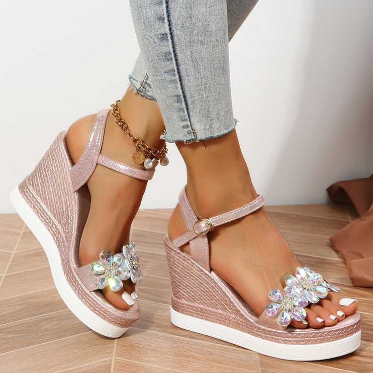 Damen Wedge-Sandalen mit floralen Verzierungen und rutschfester Sohle EB