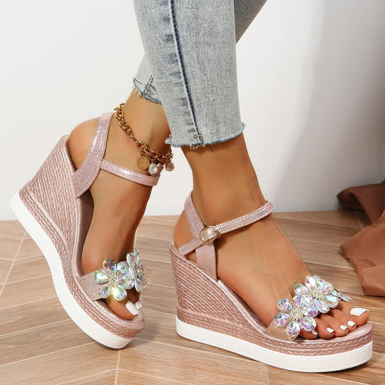 Damen Wedge-Sandalen mit floralen Verzierungen und rutschfester Sohle EB