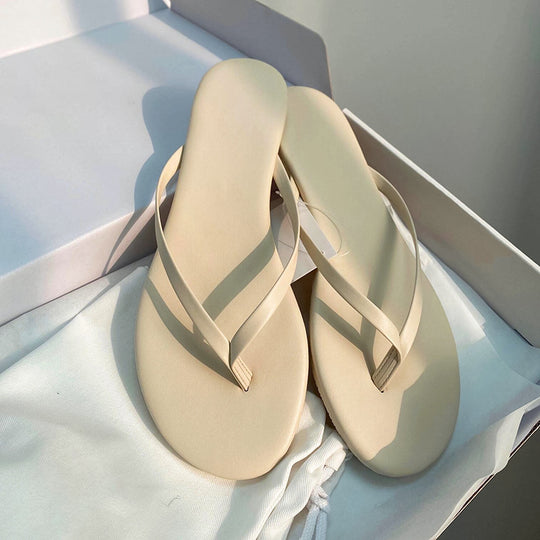Damen Elegante Flip-Flops mit glänzendem Riemendesign EB