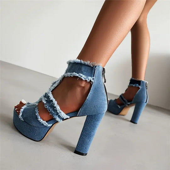 Damen Plateausandalen mit fransigen Denim-Details EB