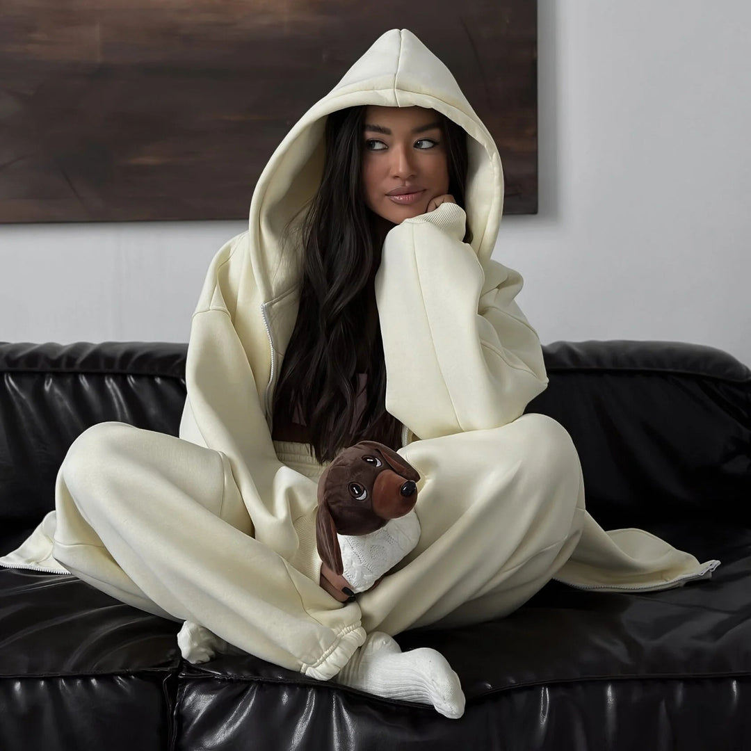 Damen Oversize-Kapuzenjacke mit verdecktem Reißverschluss und komfortabler Scuba-Optik Eichborn Berlin