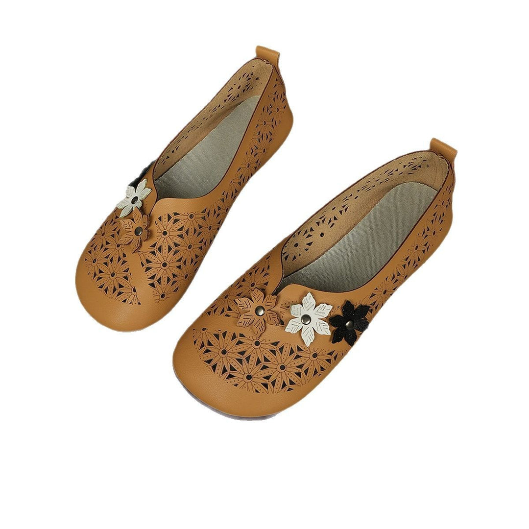Damen nan flache Ballerina-Pantoffel mit Laserperforation und dreidimensionaler Blumenapplikation EB