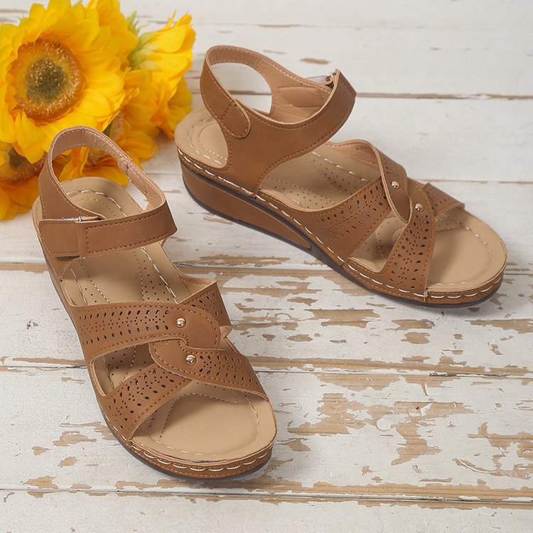 Damen Komfortable Sandalen mit luftiger Perforation und anatomischem Fußbett EB