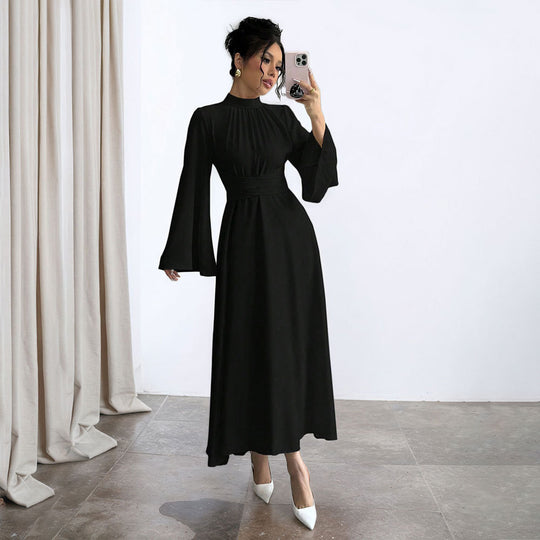 Damen elegantes Maxikleid mit Stehkragen, geraffter Taillenpartie und ausgestelltem A‑Linien‑Rock Eichborn Berlin