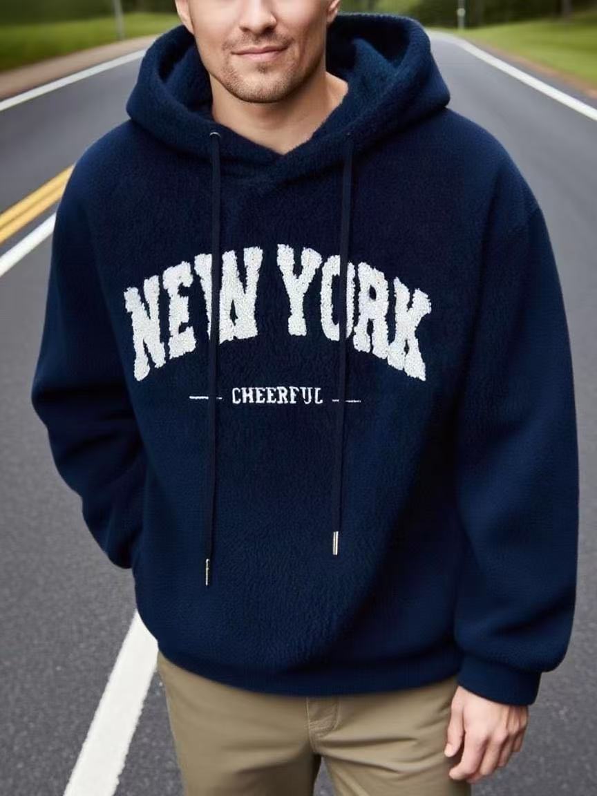 Herren nan kuscheliger Fleece-Hoodie mit Relief-Logo, Kordelzug und Kängurutasche EB