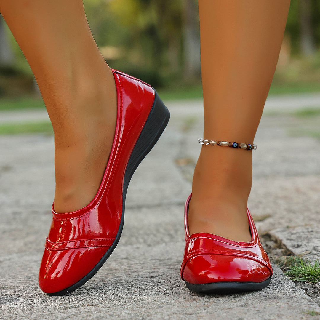 Damen Elegante Ballerinas mit komfortablem Fußbett und glänzender Oberfläche EB