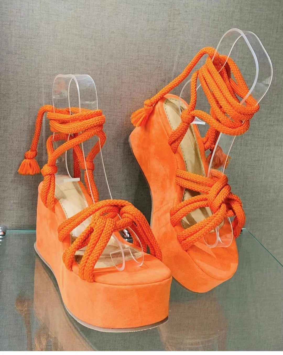 Damen Wedge-Sandalen mit geflochtenem Riemendesign und komfortabler Plateau-Sohle R&B