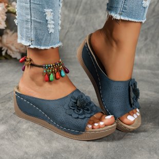 Damen Komfortable Zehentrenner-Sandalen mit floralen Akzenten EB