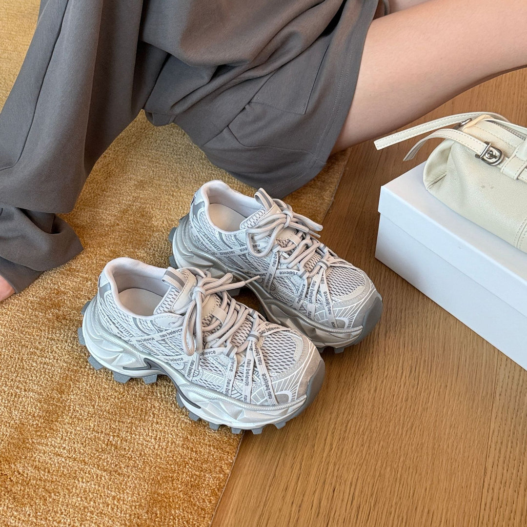 Damen Sportschuhe mit atmungsaktiver Mesh-Oberfläche und einzigartiger Bodenstruktur EB