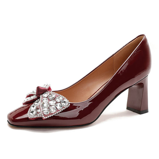 Damen Elegante Pumps mit glanzvollem Riemen und funkelndem Schleifenakzent EB