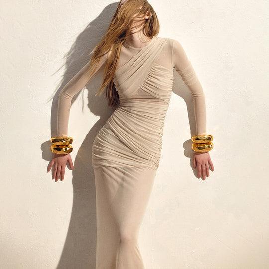 Damen Elegantes transparentes Maxikleid mit raffinierten Drapierungen EB