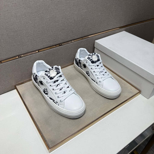 Damen Sneakers mit einzigartigem floralen Muster und komfortabler Gummisohle EB