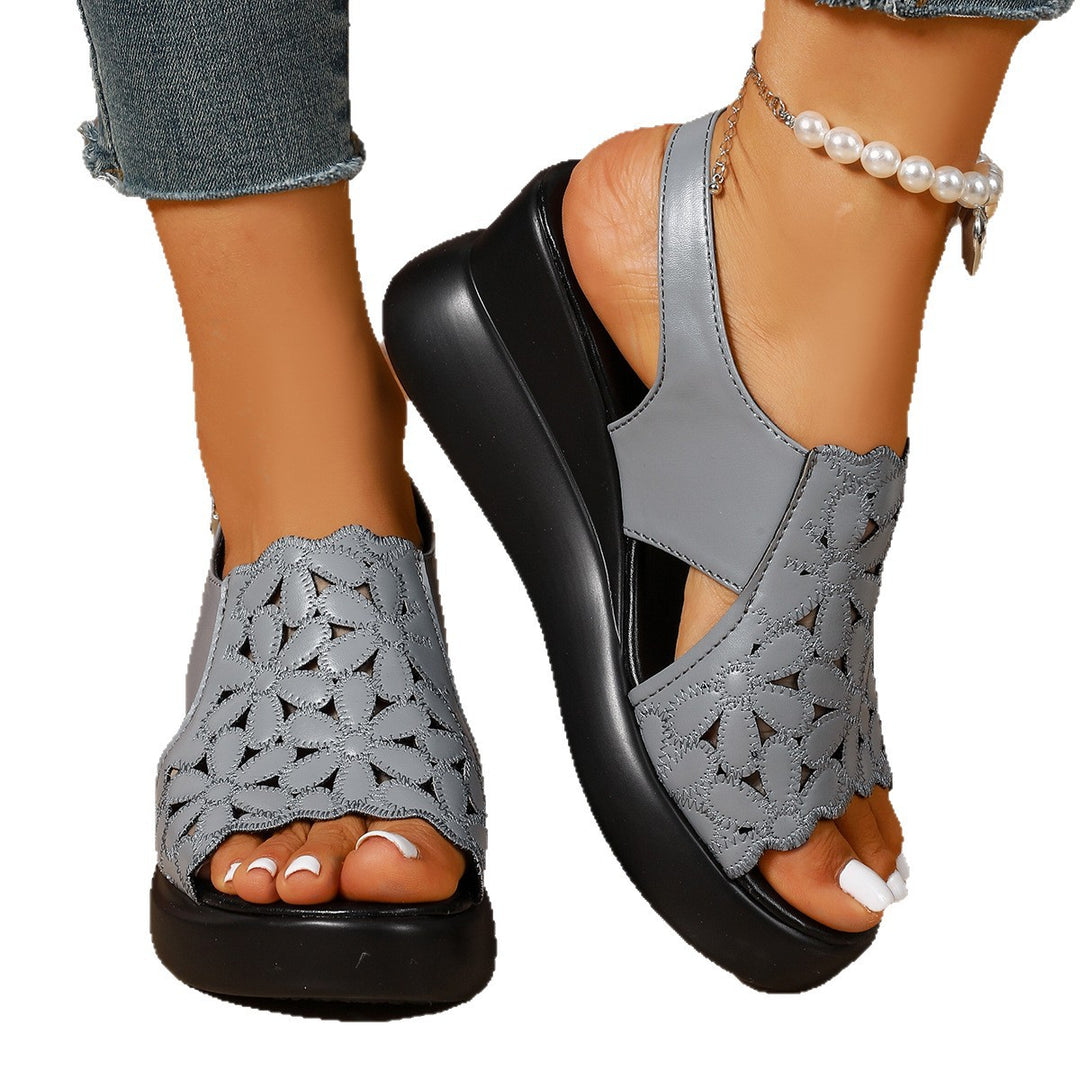 Damen Atmungsaktive Sandalen mit floralem Lochdesign EB