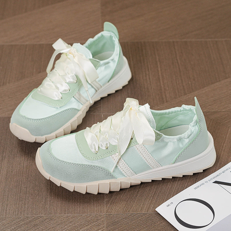 Damen modische Sneakers mit innovativen Satin-Details EB