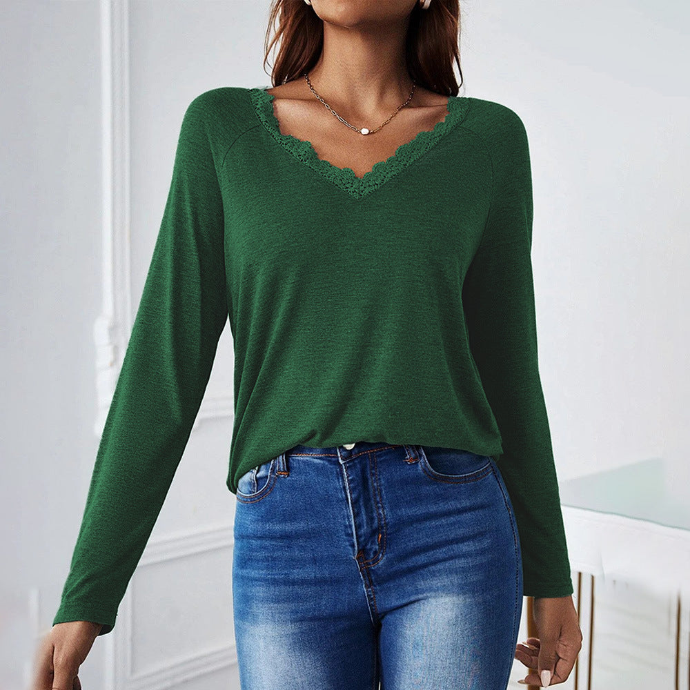 Damen feines V‑Neck Langarmshirt mit Spitzenbesatz, leichtem Feinstrick und lässiger Silhouette Eichborn Berlin