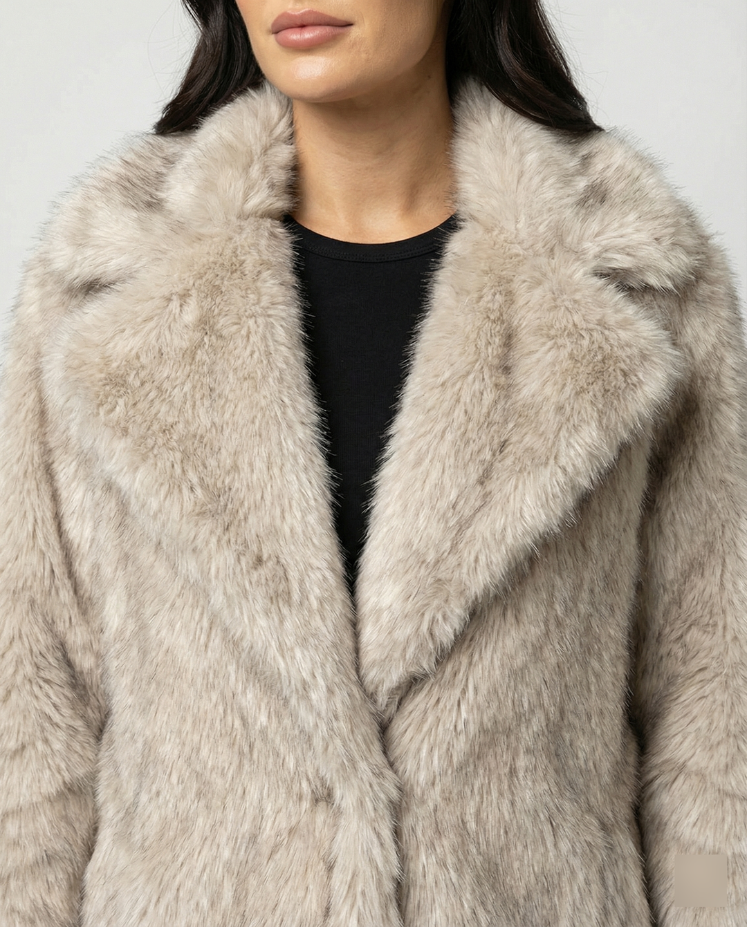 Damen luxuriöser kunstfellmantel im großzügigen Design EB
