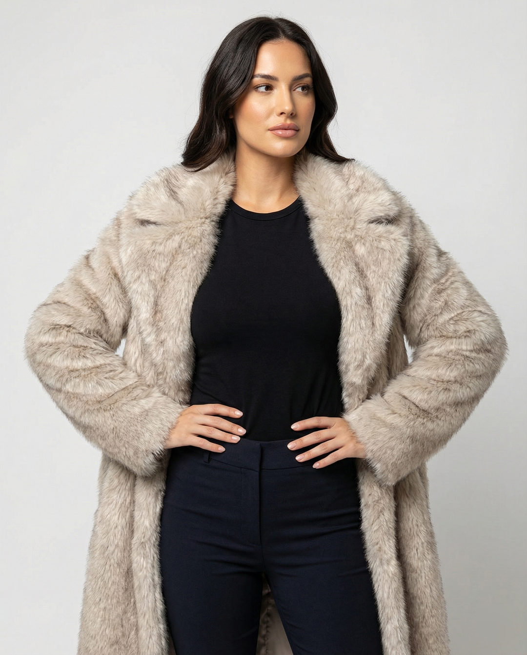 Damen luxuriöser kunstfellmantel im großzügigen Design EB