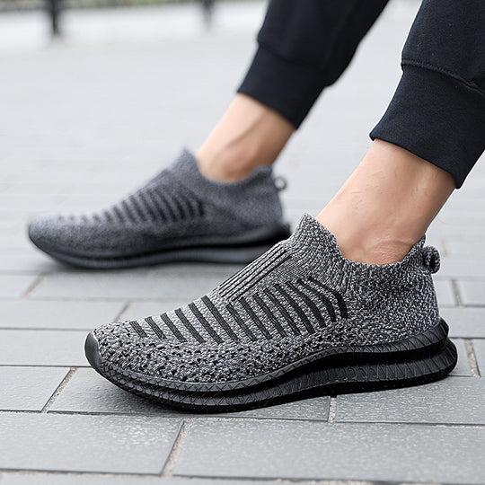 Unisex nan Slip-on Stricktrainer mit formstabilem Sockenschaft, reaktionsfreudiger Leichtsohle und rutschfester Profilkante EB