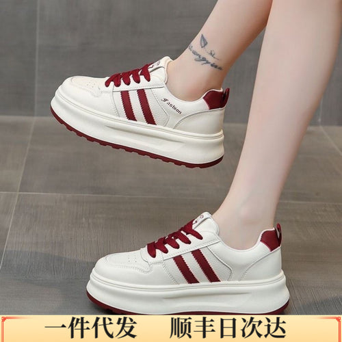 Damen Sportliche Sneakers mit modischer Plateausohle und atmungsaktiver Obermaterialstruktur EB