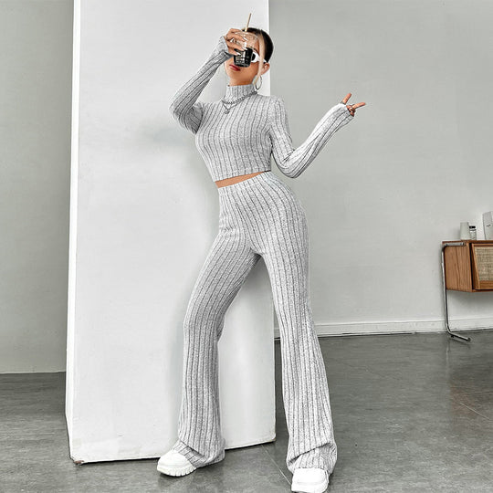 Damen geripptes Strick-Lounge-Set mit Rollkragen-Cropped und weiter Schlaghose Eichborn Berlin