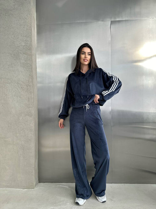 Damen Velours-Zweiteiler mit Cropped-Kapuzenpullover, sportiven Ärmeln und weiter Palazzo-Hose EB