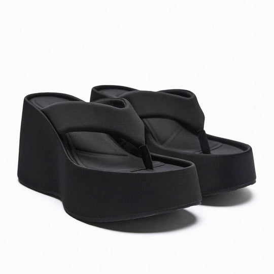 Damen Wedge-Sandalen mit komfortabler Zehensteg-Besonderheit und modernem Blockabsatz EB