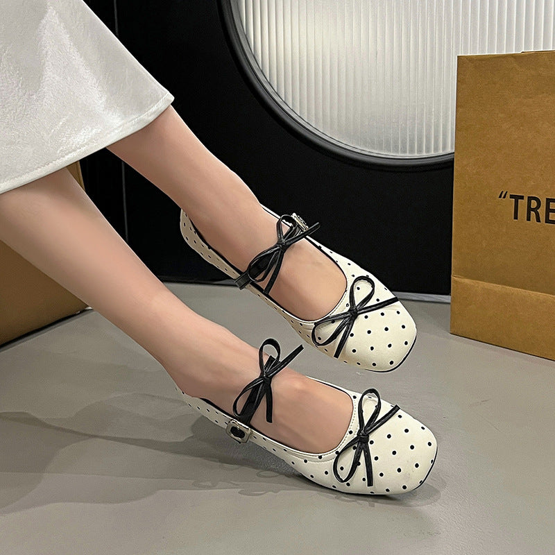 Damen Elegante Ballerinas mit modischem Riemen und Punkte-Design EB